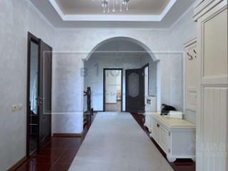 3-этажный коттедж, 341.3 м², 6.5 соток