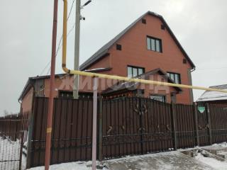  дом, 220 м², 8 соток