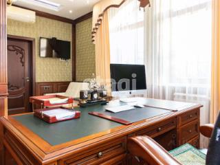 3-этажный дом, 432 м², 16.92 соток