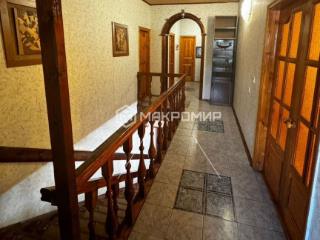  дом, 187.3 м², 18.3 соток