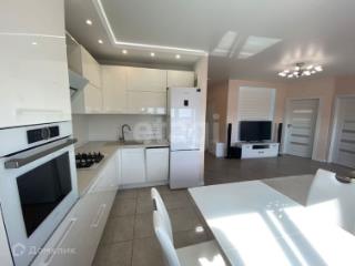 2-комн. квартира, 74 м², 9/10 этаж