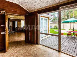  дом, 340 м², 7.6 соток