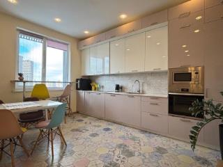 2-комн. квартира, 74.7 м², 14/35 этаж