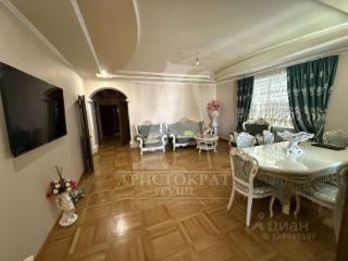 3-этажный дом, 377.5 м², 4.4 сотки