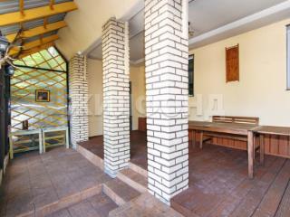  дом, 398 м², 7 соток