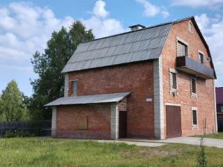  дом, 305 м², 15 соток