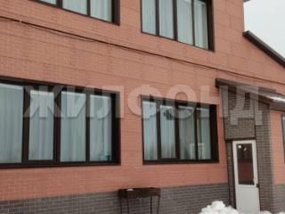  дом, 220 м², 8 соток