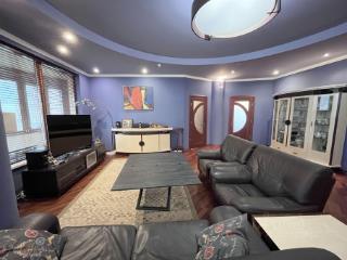 3-комн. квартира, 150 м², 6/25 этаж