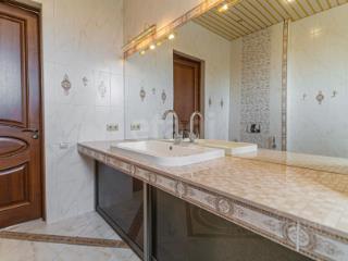 3-этажный дом, 495 м², 20 соток