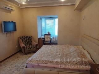 3-этажный дом, 300.7 м², 12.75 соток