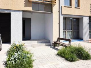 3-этажный таунхаус, 240 м², 3.94 сотки