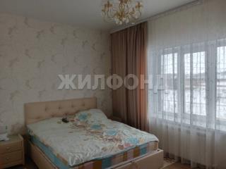  дом, 220 м², 8 соток