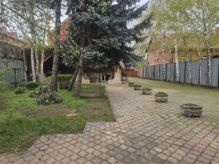  дом, 450 м², 18 соток