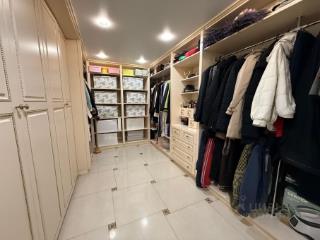 3-этажный дом, 309 м², 10 соток