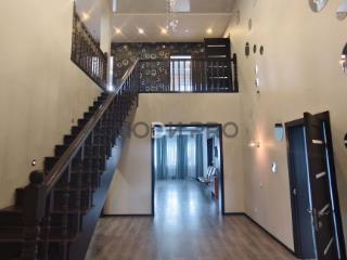  дом, 320 м², 10 соток