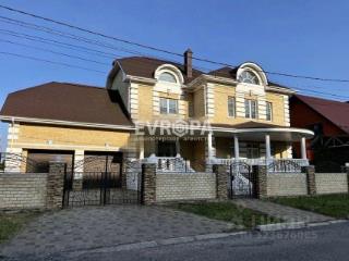 3-этажный дом, 740 м², 8 соток