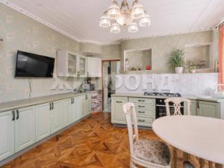  дом, 398 м², 7 соток