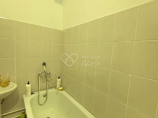 2-комн. квартира, 48.4 м², 1/8 этаж