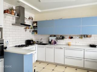 3-этажный дом, 268.8 м², 8.2 соток