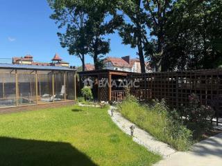 3-этажный дом, 250 м², 7.38 соток