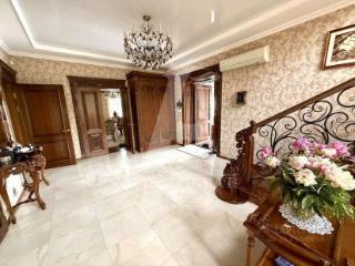 3-этажный дом, 342.7 м², 6.5 соток