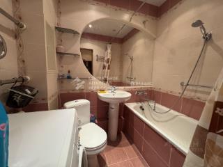 2-комн. квартира, 65 м², 3/14 этаж
