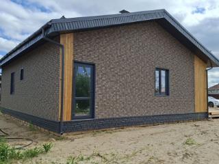  дом, 107 м², 7.7 соток