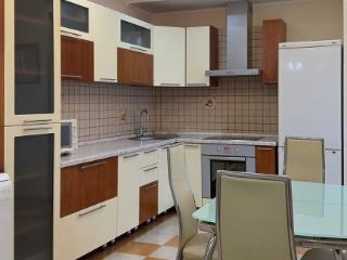 3-комн. квартира, 130 м², 10/13 этаж