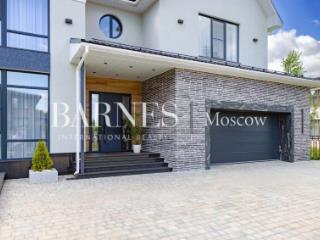 2-этажный дом, 600 м², 15 соток