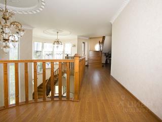 3-этажный дом, 469.2 м², 19 соток