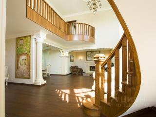 3-этажный дом, 469.2 м², 19 соток