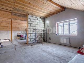  дом, 240 м², 7.2 соток