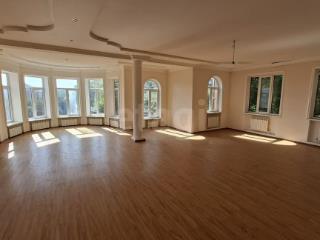  дом, 385 м², 9 соток