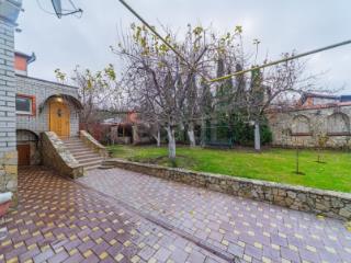 2-этажный дом, 194.9 м², 6 соток