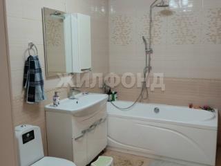  дом, 220 м², 8 соток