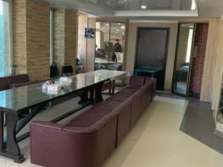 3-этажный дом, 273 м², 14 соток