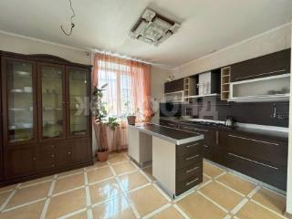  дом, 292 м², 13.47 соток