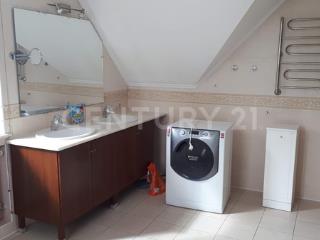 3-этажный дом, 615 м², 18 соток