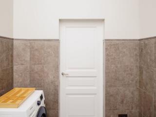 1-комн. квартира, 65.2 м², 1/6 этаж