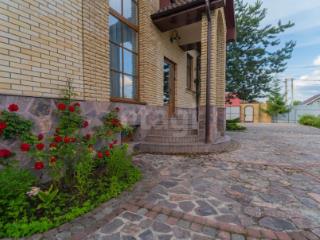 3-этажный дом, 495 м², 20 соток