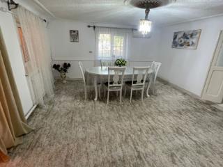  дом, 235 м², 8 соток