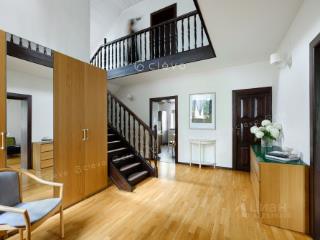 2-этажный дом, 317 м², 10 соток