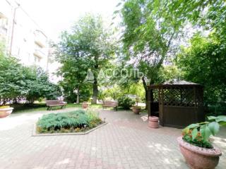 6-комн. квартира, 164.2 м², 2/5 этаж