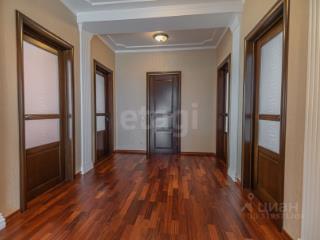 3-этажный дом, 495 м², 20 соток