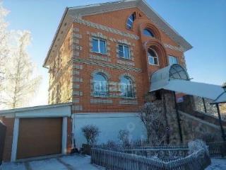 3-этажный дом, 300.7 м², 12.75 соток