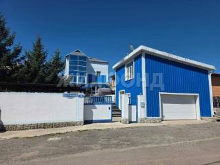 3-этажный коттедж, 230 м², 9 соток