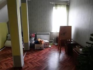  дом, 240 м², 10 соток