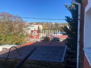 3-этажный дом, 249 м², 6 соток