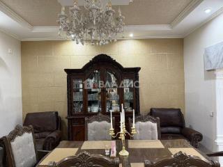 3-этажный дом, 250 м², 7.38 соток