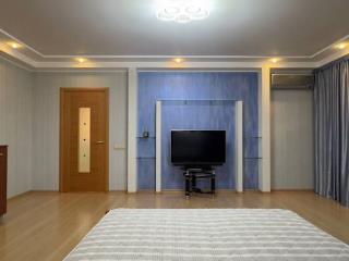 3-комн. квартира, 130 м², 10/13 этаж